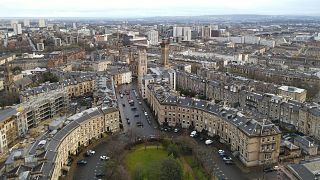 El papel pintado eléctrico se está probando en pisos de vecinos de Glasgow (Escocia).
