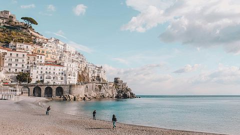  Abril y mayo son los mejores meses de la costa Amalfitana por sus festivales religiosos y sus excursiones llenas de encanto.