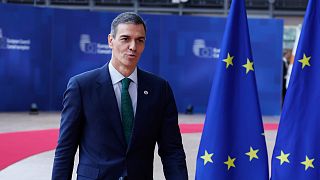El presidente del Gobierno español, Pedro Sánchez, llega a una cumbre de la UE en el edificio del Consejo Europeo en Bruselas, el jueves 26 de junio de 2025.
